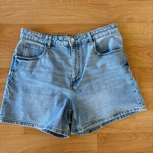 Zara Mom Fit Short Size 12